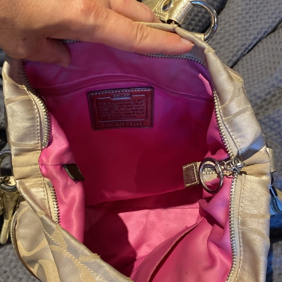 Coach purse - Picture 4 of 6